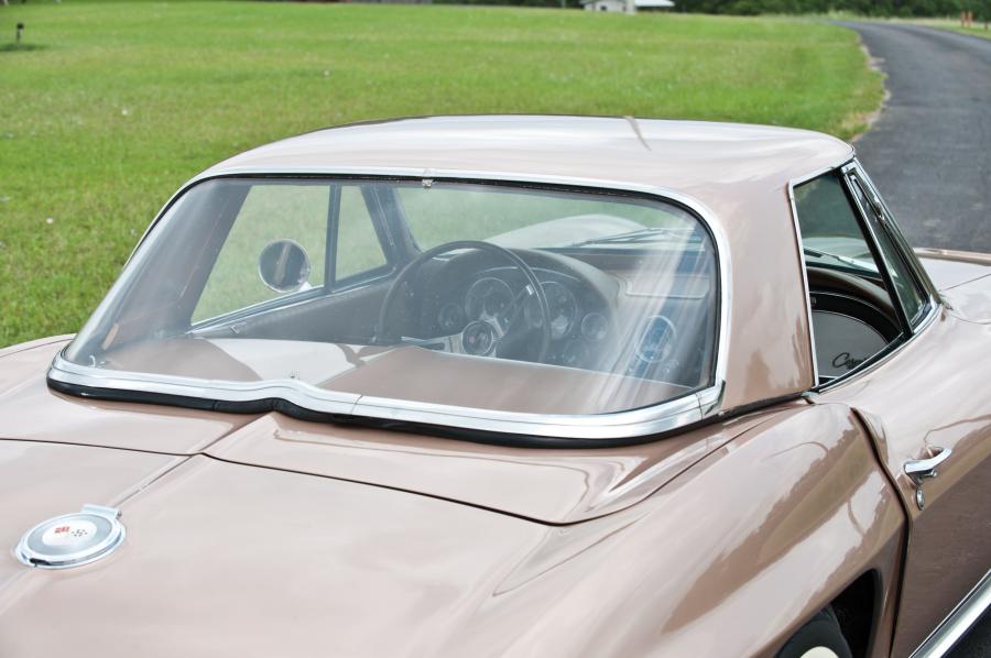  Chevrolet Corvette Stingray Convertible 1964 года  (фото 7 из 22)